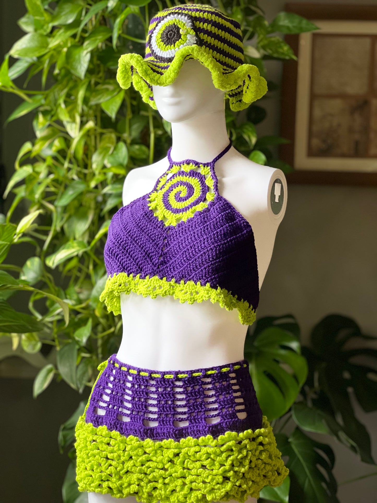 Trippy Spiral Skirt Set